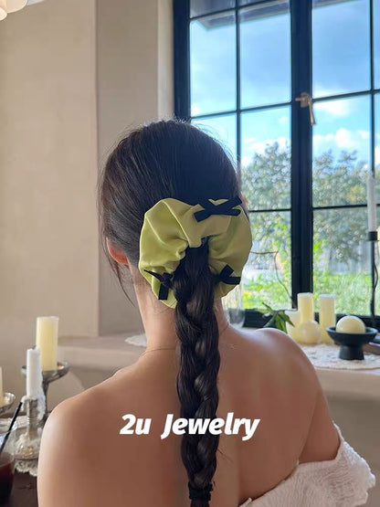 scrunchie coquette, codigo a235