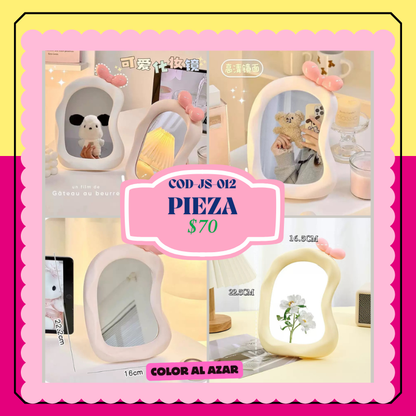 Espejo colores al azar con monito, codigo JS-012
