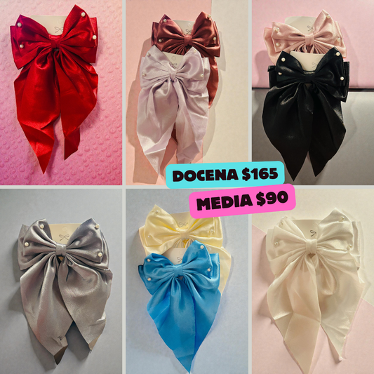 Moño mediano satinado con perlas, codigo a88