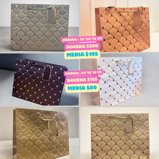Bolsa de regalo con cuadros dorados y tarjeta, medida 23*18*10cm codigo a900