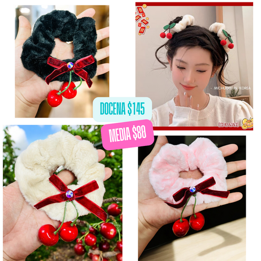 scrunchie cereza de peluche, codigo a23