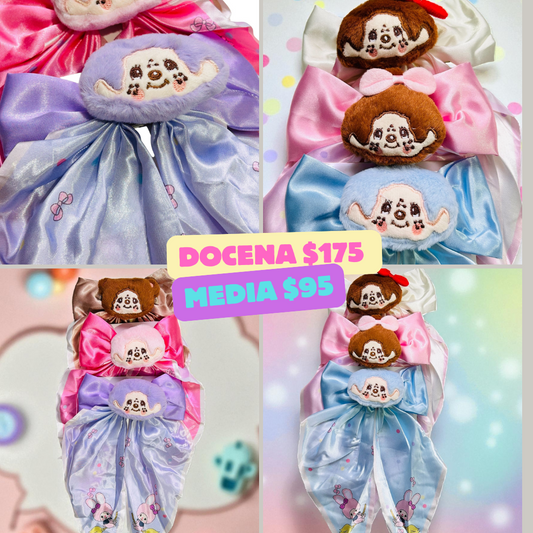 Moño con diseño de muñequita, codigo a241